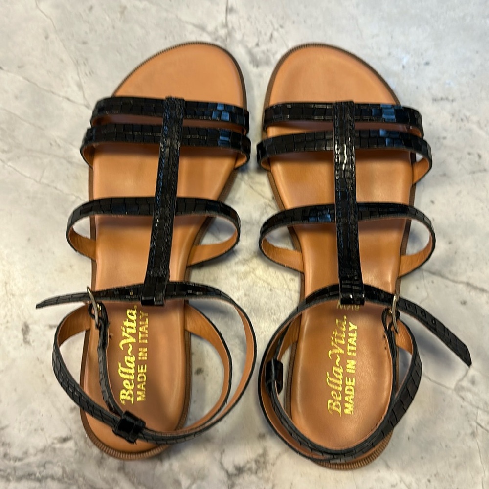 Bella Vita Ira black scrappy sandal black croc size 6.5 Wide